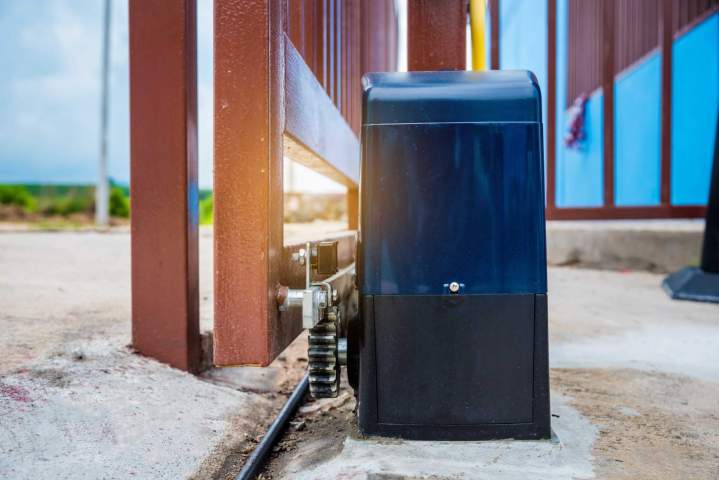 Moteur de portail coulissant automatique Revel