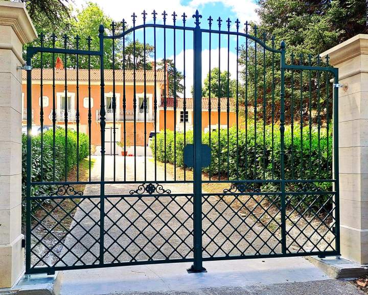 Portail métallique Revel